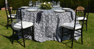 Alt Alquiler Mantel Geometric Negro para eventos