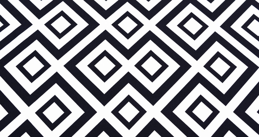 Mantel Geometric Negro